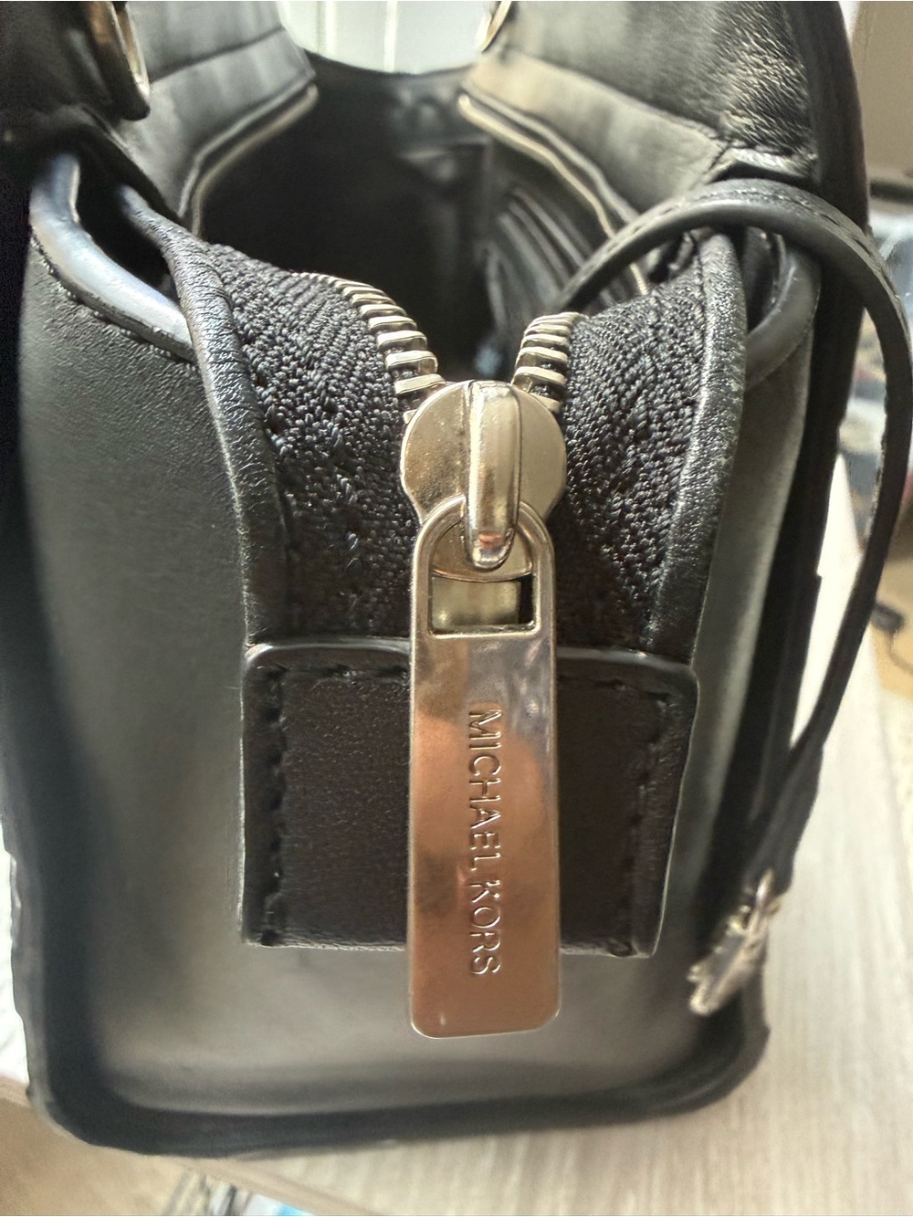 Micheal Kors Selma Large Black Leather Diamond Grommet Satchel Silver Hardware - Picture 6 of 15